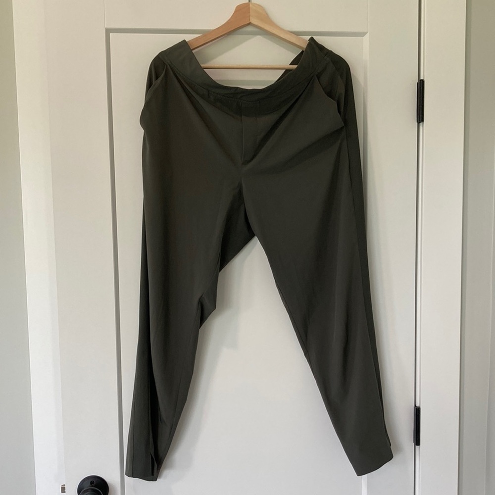 Athleta Brooklyn Ankle Pants Size 12 Green Travel Commute Casual Athleisure